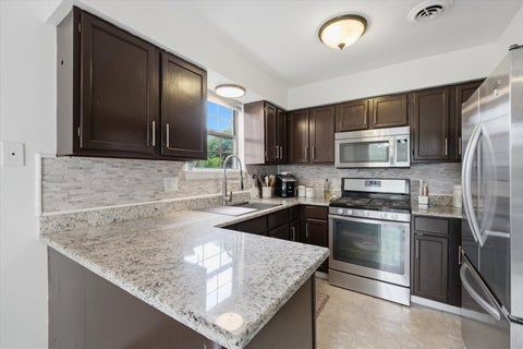 Tiny photo for 8321 Highpoint Circle #D, Darien, IL 60561 (MLS # 12763224)