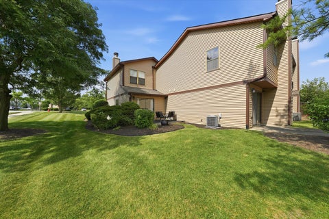 Tiny photo for 8321 Highpoint Circle #D, Darien, IL 60561 (MLS # 12763224)