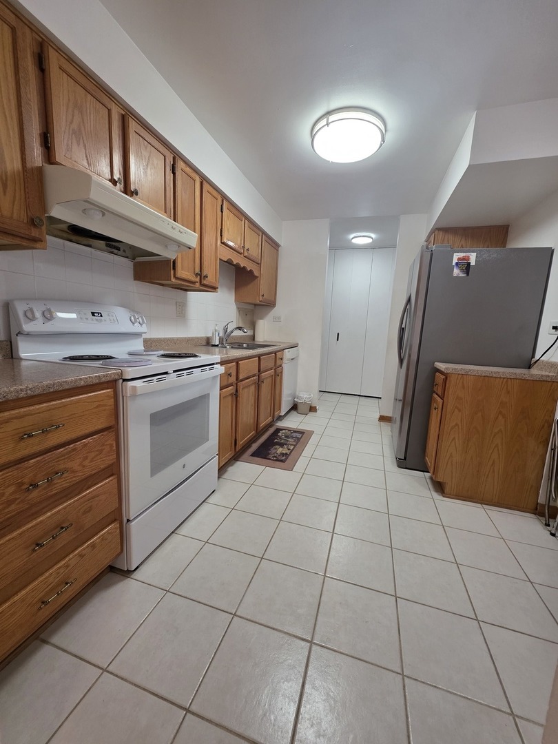 1415 E Central Road 318C