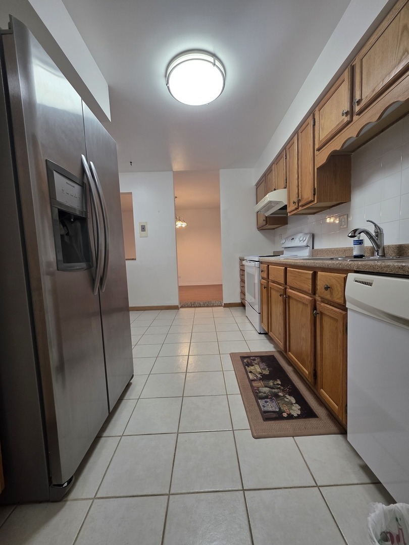 1415 E Central Road 318C