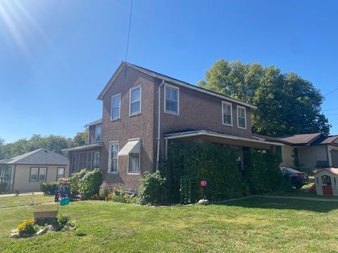 2504 1st Street Peru IL 61354