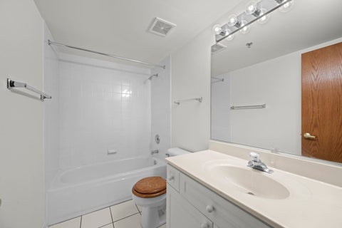 Tiny photo for 15 S Pine Street #507, Mount Prospect, IL 60056 (MLS # 12720792)