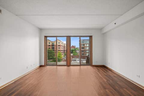 Tiny photo for 15 S Pine Street #507, Mount Prospect, IL 60056 (MLS # 12720792)
