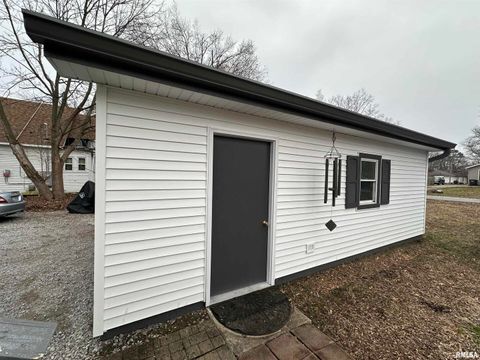 Tiny photo for 602 N SPRINGER Street, Carbondale, IL 62983 (MLS # EB460694)