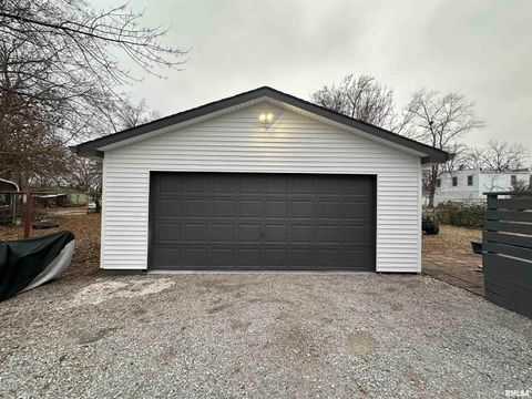 Tiny photo for 602 N SPRINGER Street, Carbondale, IL 62983 (MLS # EB460694)