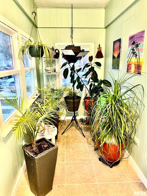 Tiny photo for 602 N SPRINGER Street, Carbondale, IL 62983 (MLS # EB460694)