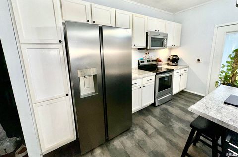 Tiny photo for 602 N SPRINGER Street, Carbondale, IL 62983 (MLS # EB460694)