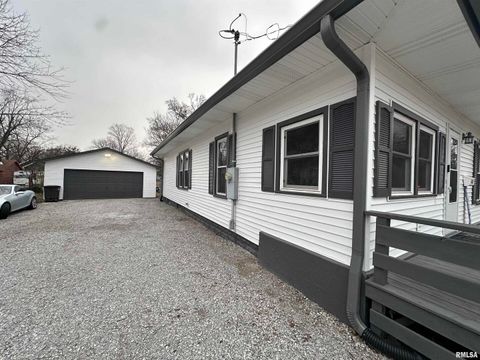 Tiny photo for 602 N SPRINGER Street, Carbondale, IL 62983 (MLS # EB460694)