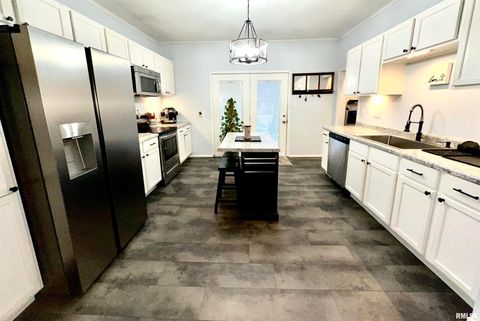 Tiny photo for 602 N SPRINGER Street, Carbondale, IL 62983 (MLS # EB460694)