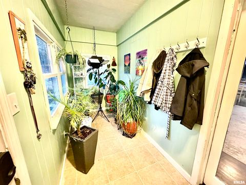 Tiny photo for 602 N SPRINGER Street, Carbondale, IL 62983 (MLS # EB460694)