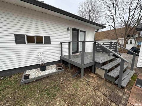 Tiny photo for 602 N SPRINGER Street, Carbondale, IL 62983 (MLS # EB460694)