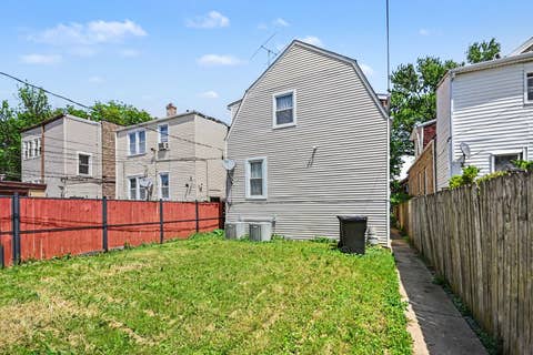 Tiny photo for 850 N Keystone Avenue, Chicago, IL 60651 (MLS # 12657541)
