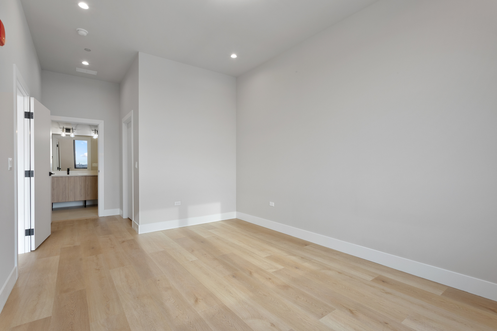 2505 W Farragut Avenue 409