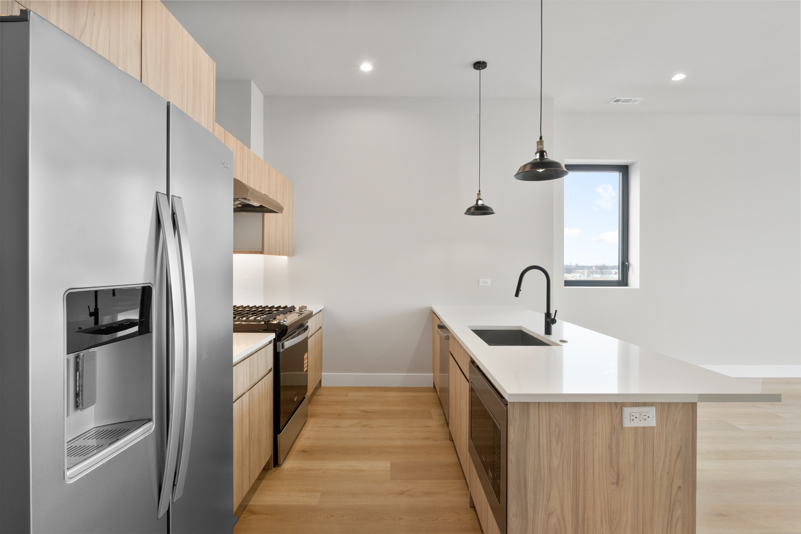 2505 W Farragut Avenue 409