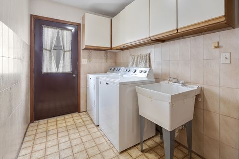 Tiny photo for 1274 Biscayne Drive, Elk Grove Village, IL 60007 (MLS # 12622043)