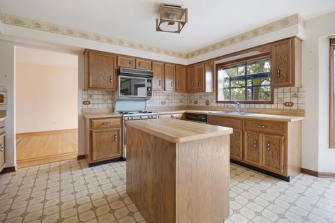 Tiny photo for 1274 Biscayne Drive, Elk Grove Village, IL 60007 (MLS # 12622043)