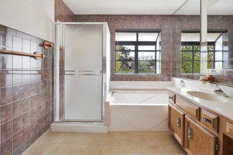 Tiny photo for 1274 Biscayne Drive, Elk Grove Village, IL 60007 (MLS # 12622043)