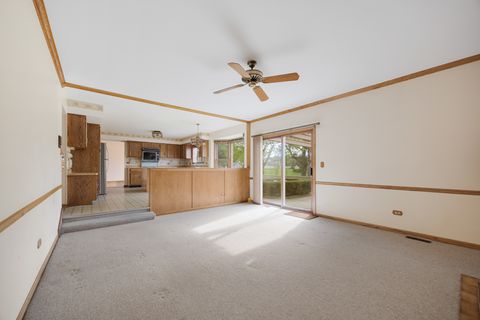 Tiny photo for 1274 Biscayne Drive, Elk Grove Village, IL 60007 (MLS # 12622043)