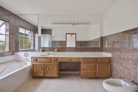 Tiny photo for 1274 Biscayne Drive, Elk Grove Village, IL 60007 (MLS # 12622043)