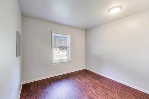 Tiny photo for 10209 W Crissy Avenue, Beach Park, IL 60099 (MLS # 12476443)