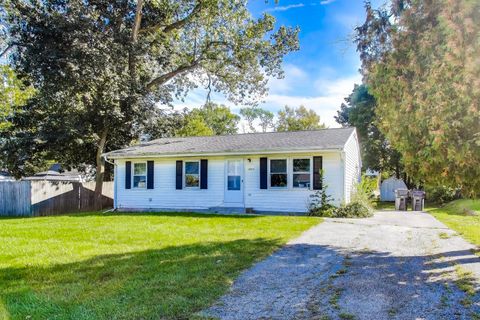 Tiny photo for 10209 W Crissy Avenue, Beach Park, IL 60099 (MLS # 12476443)