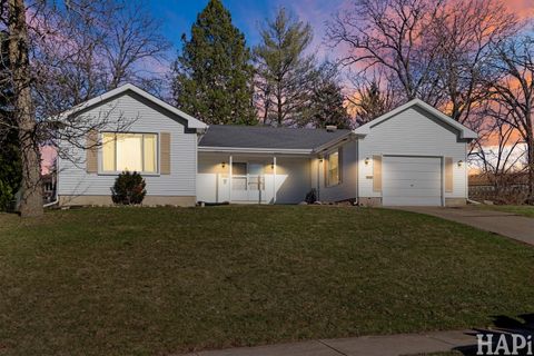 Tiny photo for 810 N Oakwood Drive, McHenry, IL 60050 (MLS # 12598758)