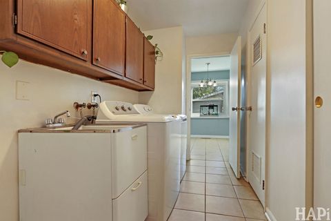 Tiny photo for 810 N Oakwood Drive, McHenry, IL 60050 (MLS # 12598758)