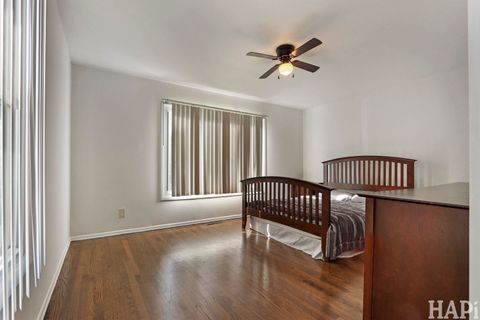 Tiny photo for 810 N Oakwood Drive, McHenry, IL 60050 (MLS # 12598758)