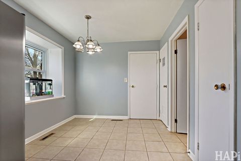 Tiny photo for 810 N Oakwood Drive, McHenry, IL 60050 (MLS # 12598758)