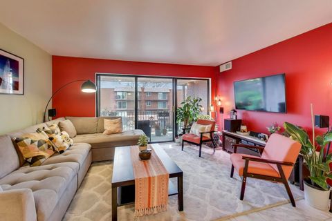 Tiny photo for 2046 Saint Johns Avenue, Highland Park, IL 60035 (MLS # 12524640)