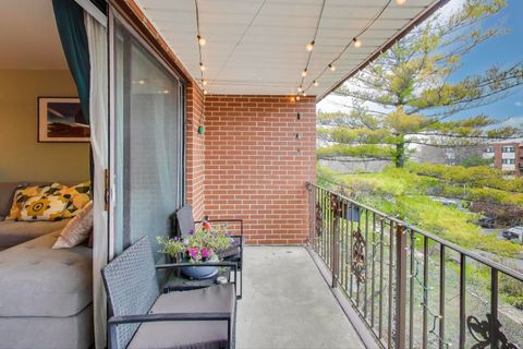 Tiny photo for 2046 Saint Johns Avenue, Highland Park, IL 60035 (MLS # 12524640)