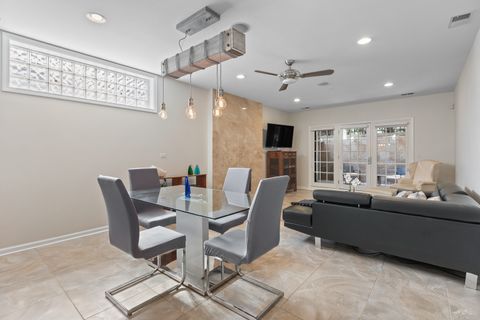 Tiny photo for 2729 N Sheffield Avenue #1S, Chicago, IL 60614 (MLS # 12467378)