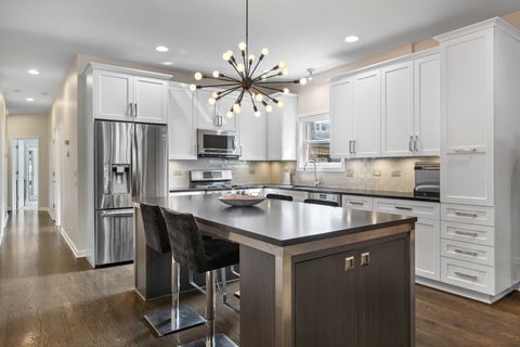 Tiny photo for 2729 N Sheffield Avenue #1S, Chicago, IL 60614 (MLS # 12467378)