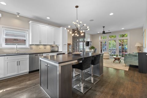 Tiny photo for 2729 N Sheffield Avenue #1S, Chicago, IL 60614 (MLS # 12467378)