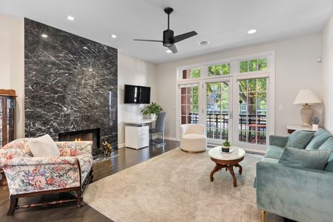 Tiny photo for 2729 N Sheffield Avenue #1S, Chicago, IL 60614 (MLS # 12467378)