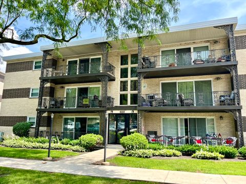 Photo of 925 8th Avenue #1, La Grange, IL 60625 (MLS # 12695234)