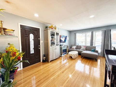 Tiny photo for 5910 N Kimball Avenue, Chicago, IL 60659 (MLS # 12529365)