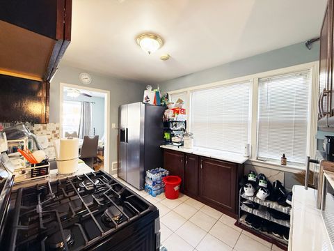 Tiny photo for 5910 N Kimball Avenue, Chicago, IL 60659 (MLS # 12529365)