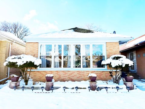 Tiny photo for 5910 N Kimball Avenue, Chicago, IL 60659 (MLS # 12529365)