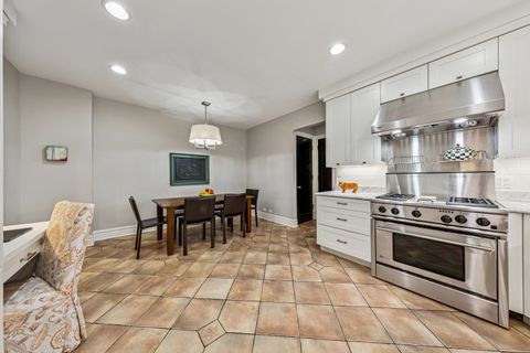 Tiny photo for 20 E Cedar Street #2C, Chicago, IL 60611 (MLS # 12505987)