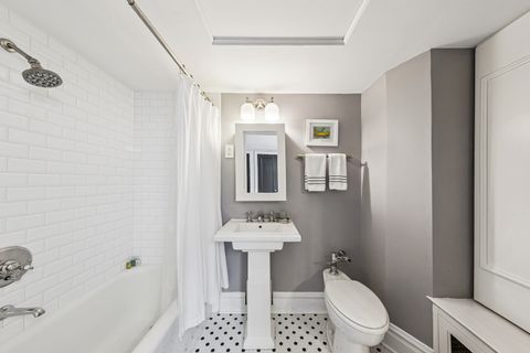 Tiny photo for 20 E Cedar Street #2C, Chicago, IL 60611 (MLS # 12505987)