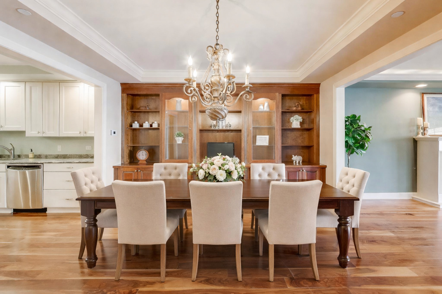 10 E Burlington Street 2C