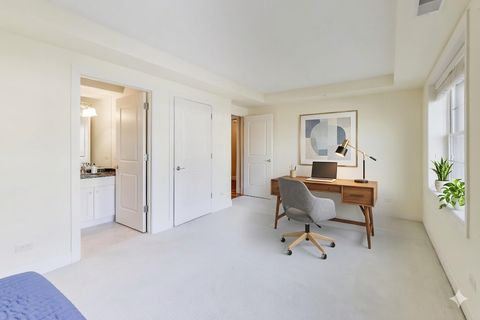 Tiny photo for 10 E Burlington Street #2C, Riverside, IL 60546 (MLS # 12528033)