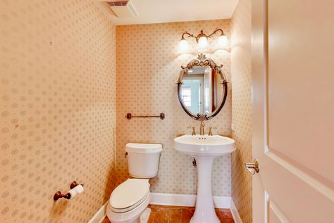 Tiny photo for 10 E Burlington Street #2C, Riverside, IL 60546 (MLS # 12528033)