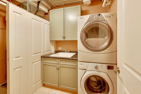 Tiny photo for 10 E Burlington Street #2C, Riverside, IL 60546 (MLS # 12528033)