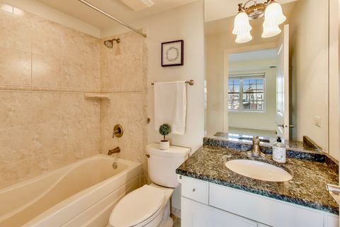 Tiny photo for 10 E Burlington Street #2C, Riverside, IL 60546 (MLS # 12528033)