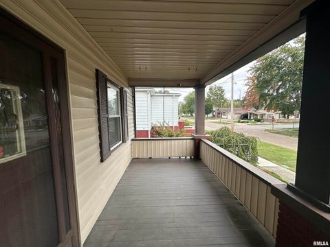 Tiny photo for 206 W Homer Avenue, Harrisburg, IL 62946 (MLS # EB460171)