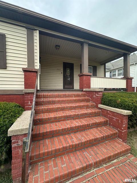 Photo of 206 W Homer Avenue, Harrisburg, IL 62946 (MLS # EB460171)