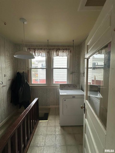 Tiny photo for 206 W Homer Avenue, Harrisburg, IL 62946 (MLS # EB460171)