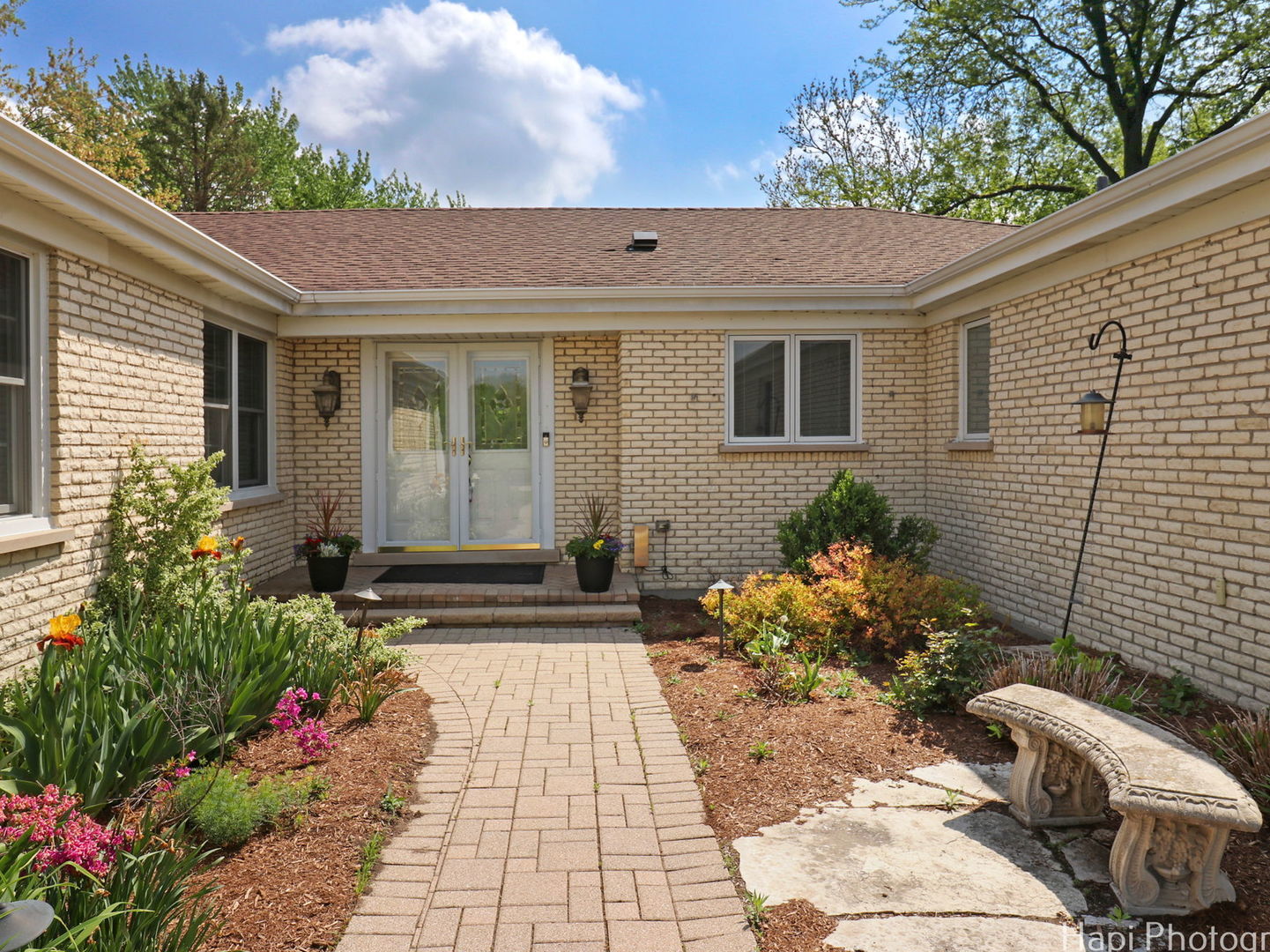 275 Surrey Lane